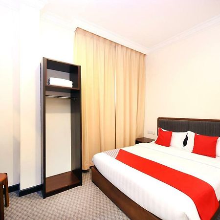 Oyo 750 Comfort Hotel Кота Кинабалу Екстериор снимка