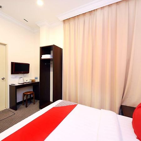 Oyo 750 Comfort Hotel Кота Кинабалу Екстериор снимка
