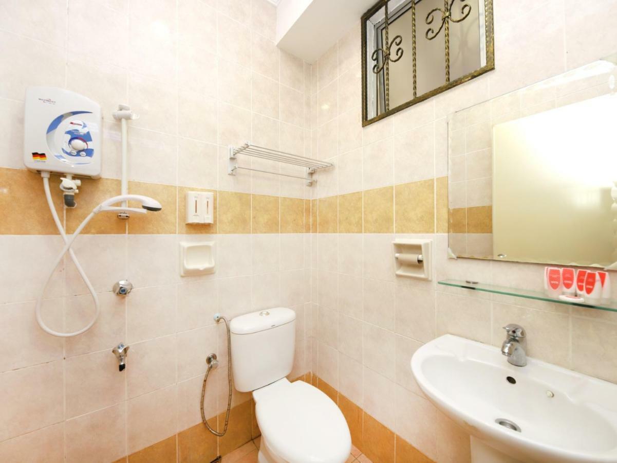 Oyo 750 Comfort Hotel Кота Кинабалу Екстериор снимка