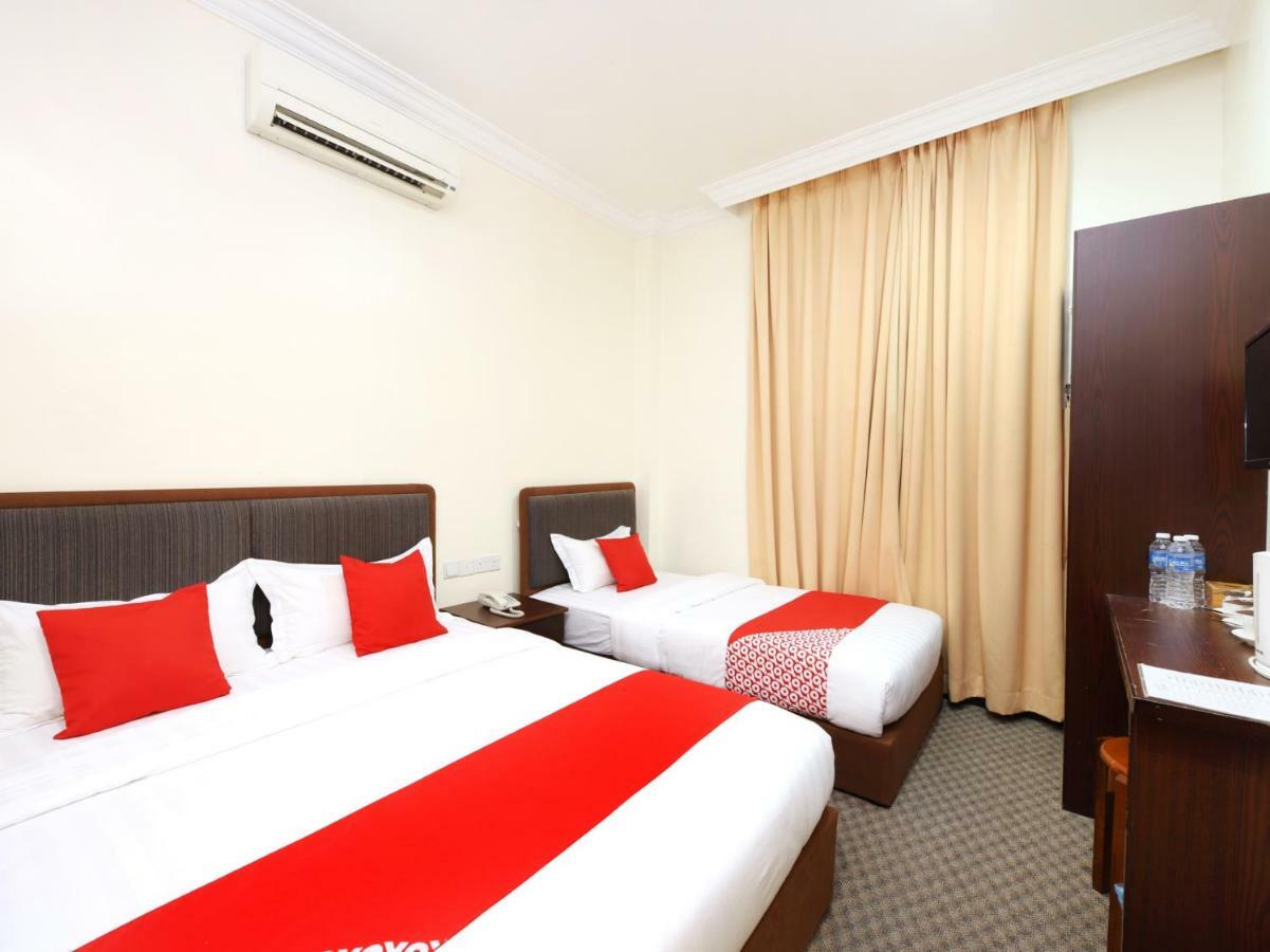 Oyo 750 Comfort Hotel Кота Кинабалу Екстериор снимка