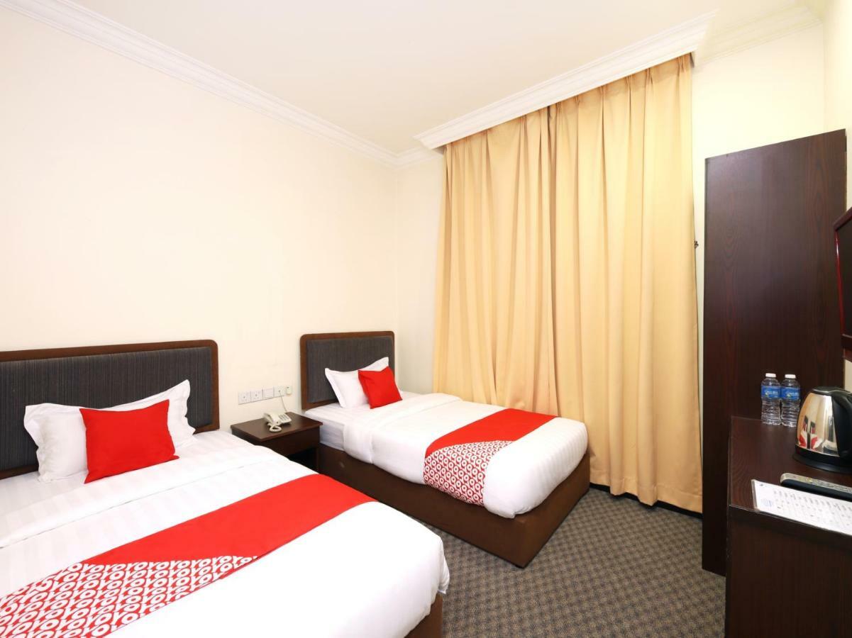 Oyo 750 Comfort Hotel Кота Кинабалу Екстериор снимка