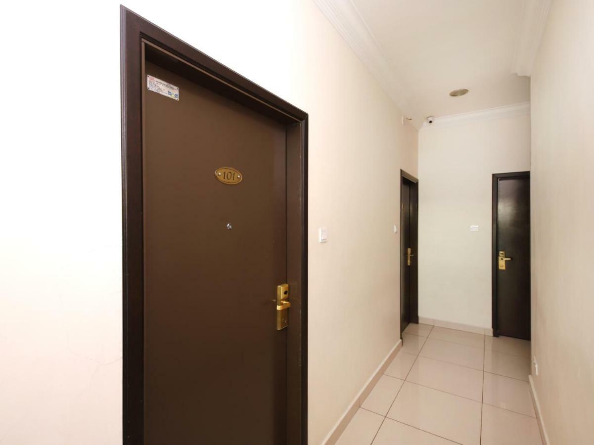 Oyo 750 Comfort Hotel Кота Кинабалу Екстериор снимка