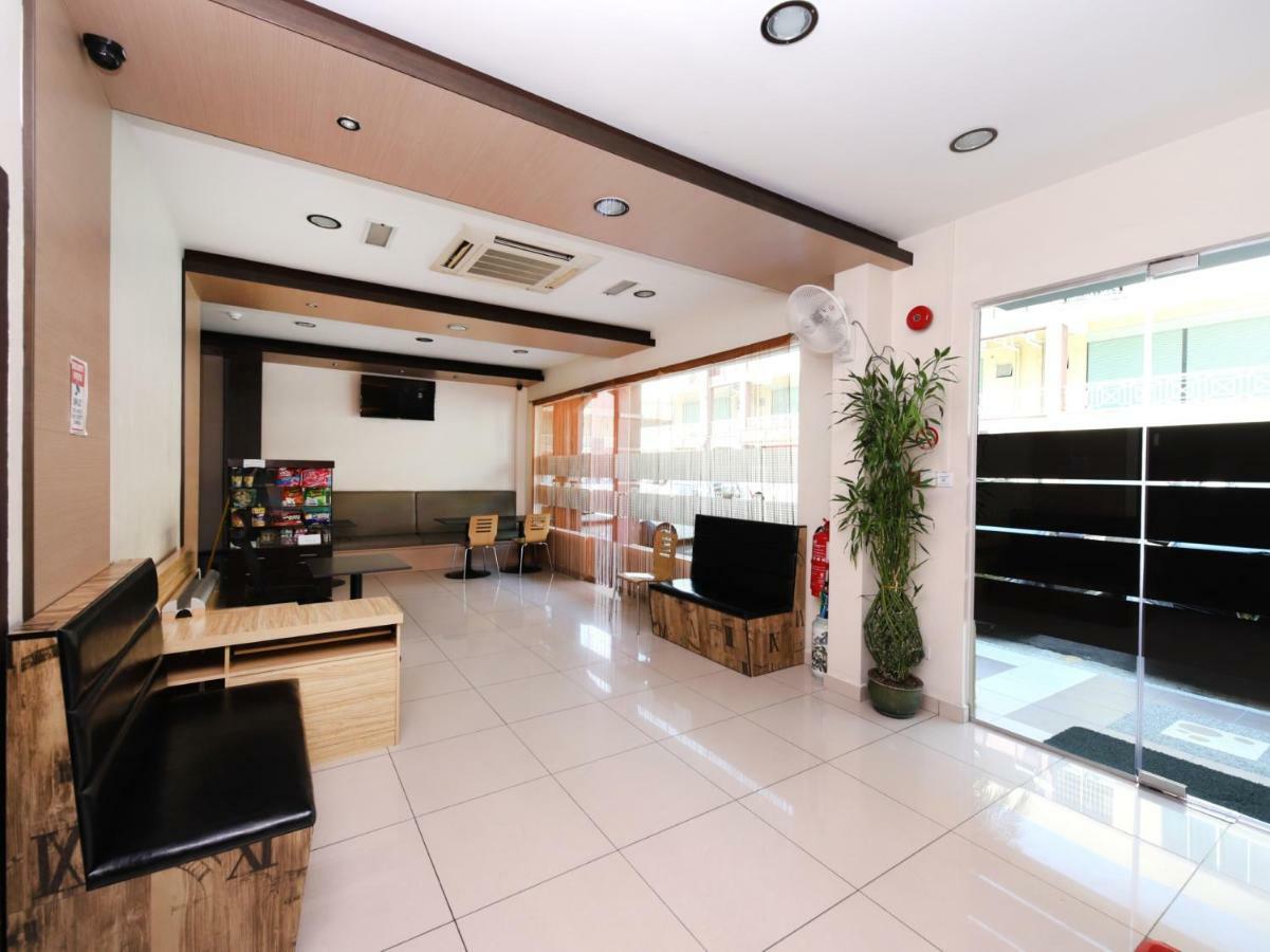 Oyo 750 Comfort Hotel Кота Кинабалу Екстериор снимка