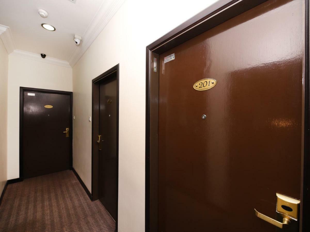 Oyo 750 Comfort Hotel Кота Кинабалу Екстериор снимка
