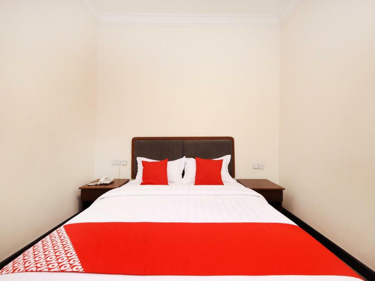 Oyo 750 Comfort Hotel Кота Кинабалу Екстериор снимка
