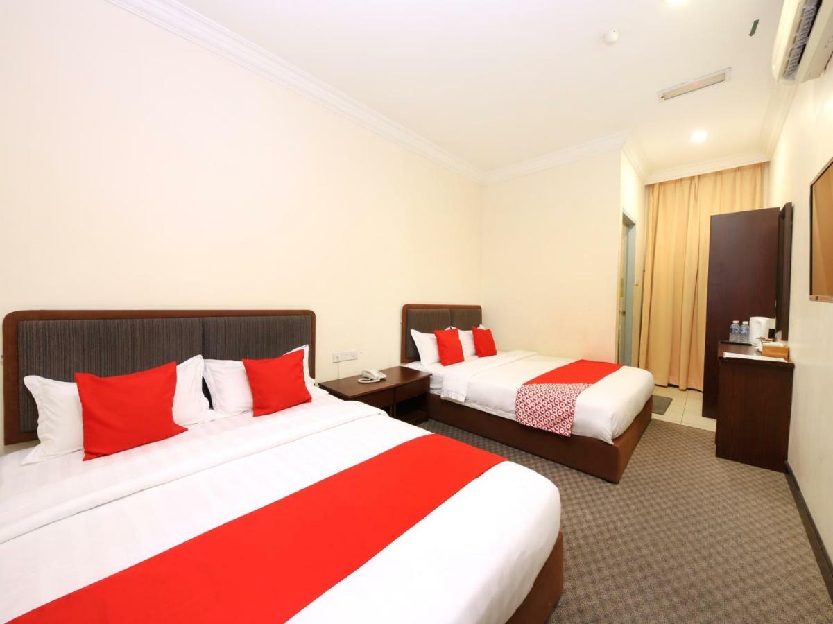 Oyo 750 Comfort Hotel Кота Кинабалу Екстериор снимка