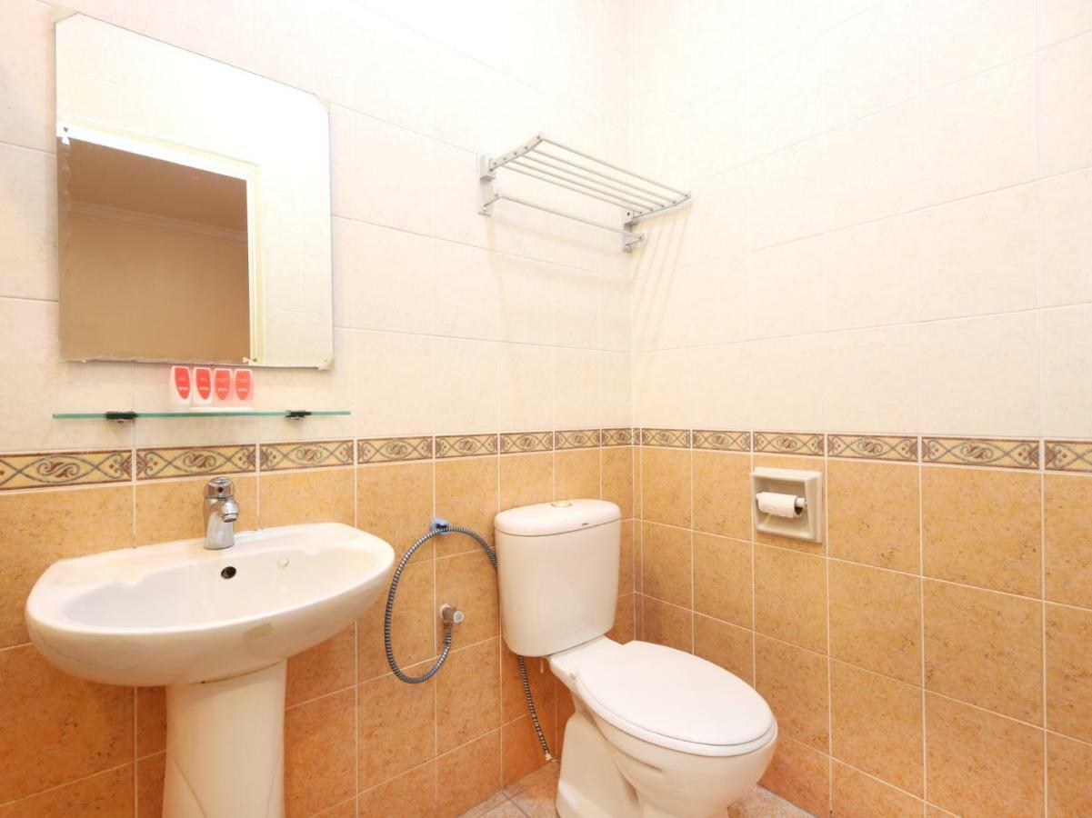 Oyo 750 Comfort Hotel Кота Кинабалу Екстериор снимка