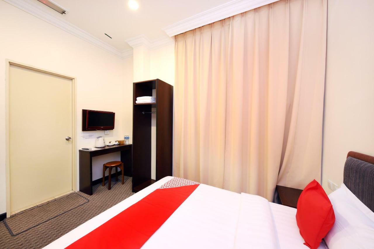 Oyo 750 Comfort Hotel Кота Кинабалу Екстериор снимка