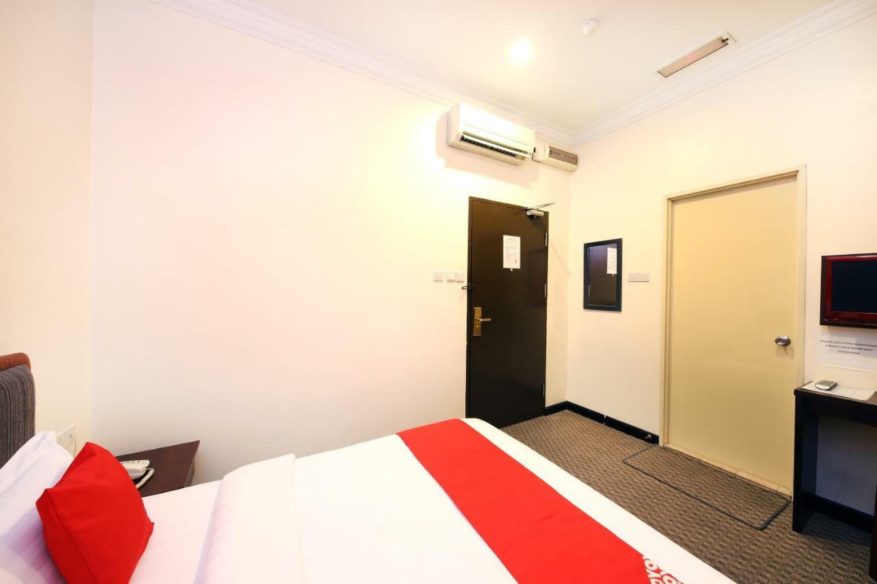 Oyo 750 Comfort Hotel Кота Кинабалу Екстериор снимка