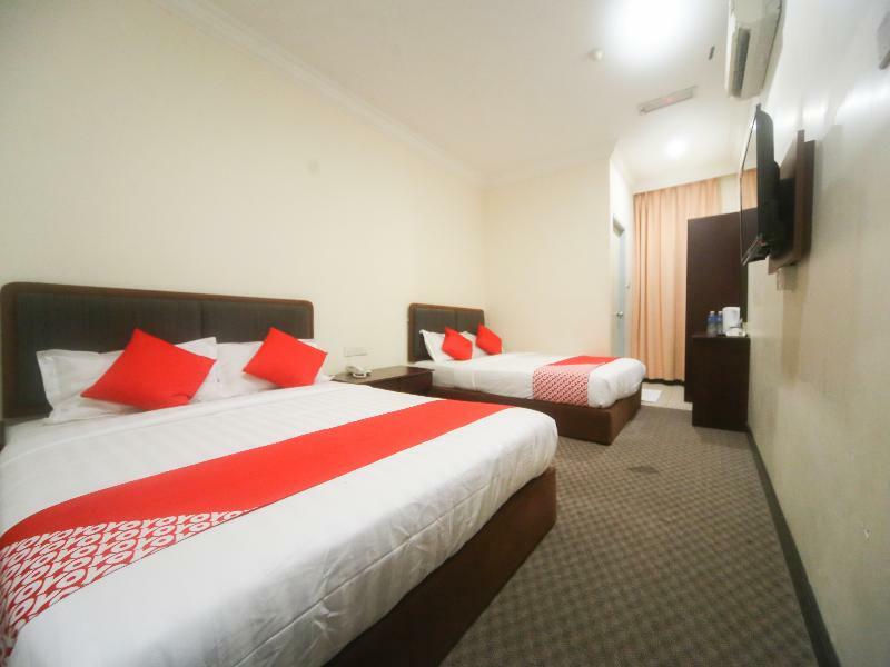 Oyo 750 Comfort Hotel Кота Кинабалу Екстериор снимка