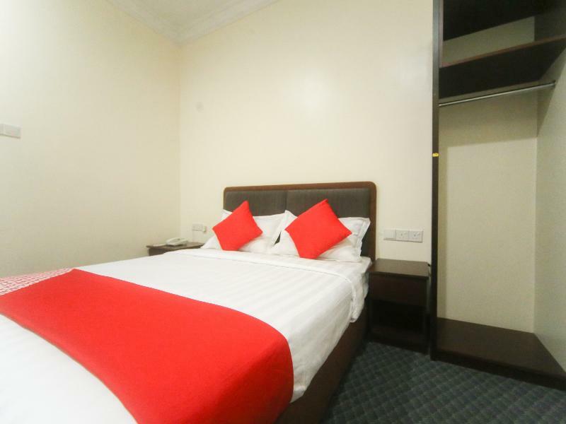 Oyo 750 Comfort Hotel Кота Кинабалу Екстериор снимка