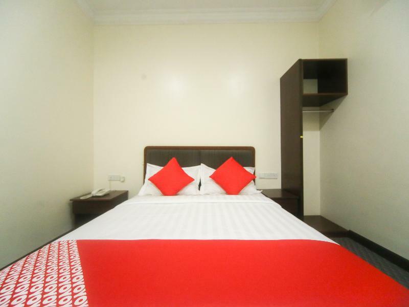 Oyo 750 Comfort Hotel Кота Кинабалу Екстериор снимка