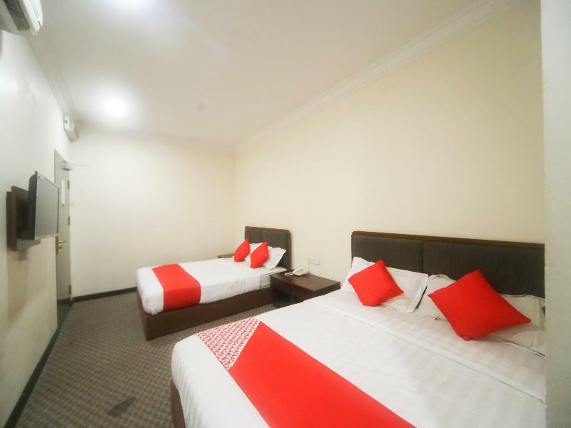 Oyo 750 Comfort Hotel Кота Кинабалу Екстериор снимка