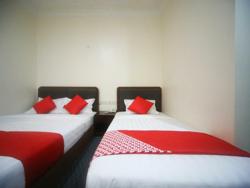 Oyo 750 Comfort Hotel Кота Кинабалу Екстериор снимка