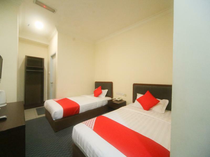 Oyo 750 Comfort Hotel Кота Кинабалу Екстериор снимка
